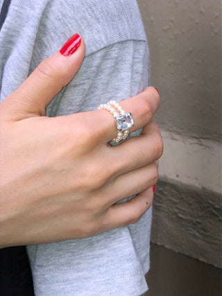 Go-go Pearl Ring - Ice