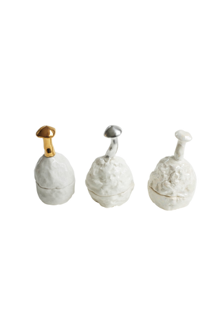 Handgefertigte Schmuckdose „Sprießender Pilz auf dem Stein“ aus Porzellan & Silber