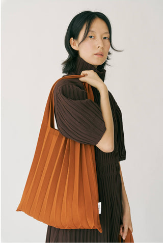Knit Pleated Shoulder Bag made from Recycled Ocean Plastic - Gradation Ocean Sky